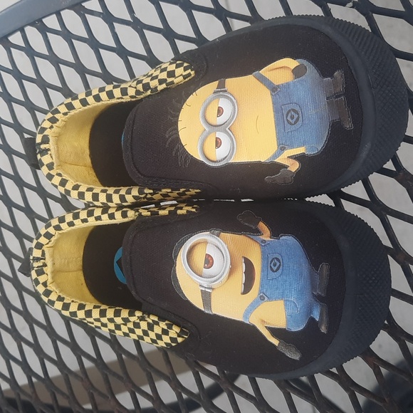 New Minion shoes size 7 slide ons - Picture 2 of 7